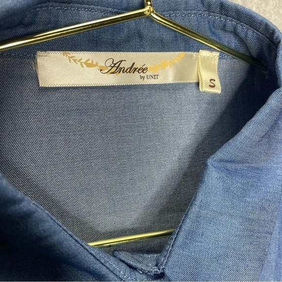 Andree by Unit Chambray Modal Blend Puff Layer Sleeve Button Down Top - Picture 6 of 6